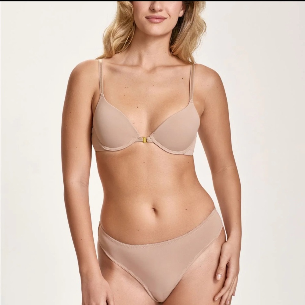 NWT Cherries Anytime Seamless T-Shirt Bra Front Closure Nude/Tan 34AA